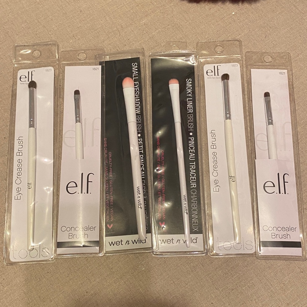 ELF & Wet n Wild Concealer Crease Brush
Lot of 6
